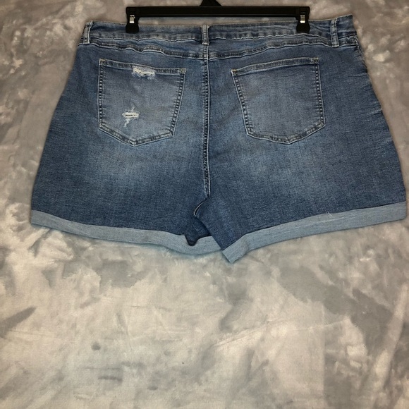 1948 Denim Women's Distressed Patched Cuffed Lite Blue Denim Shorts Size 22W - Picture 6 of 11